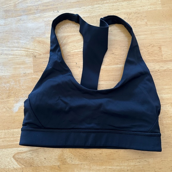 Lululemon sports bra size 4 - Picture 1 of 3